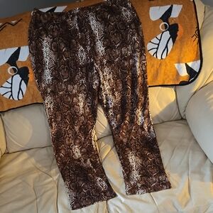 Brown Snake Print Pants 🤎 ✨️ SIZE XLT ✨️